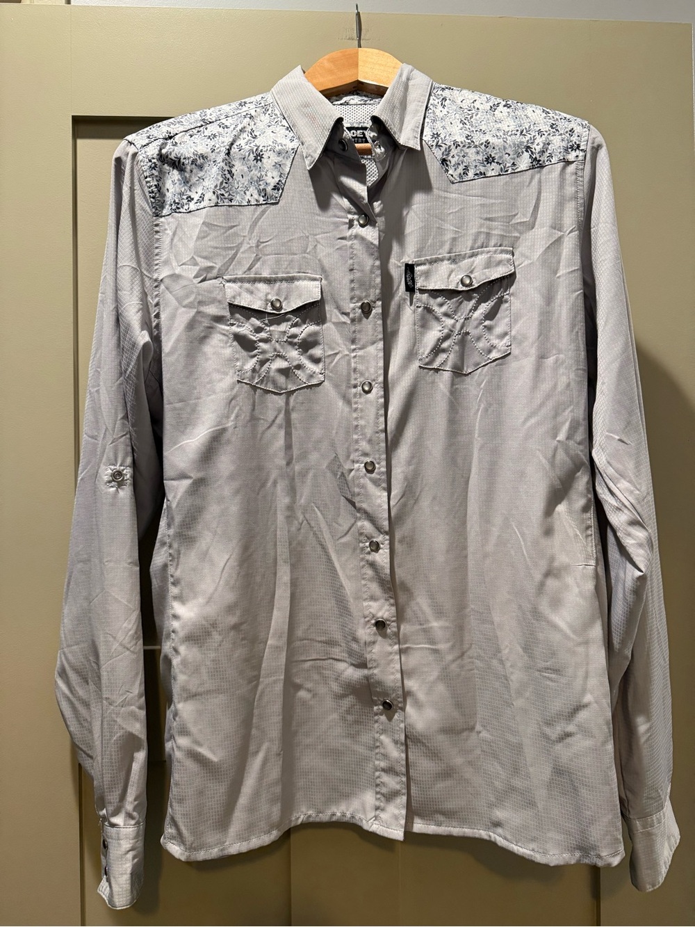 Hooey Habitat Light Gray Women's Button-Down Shirt with Floral Yoke